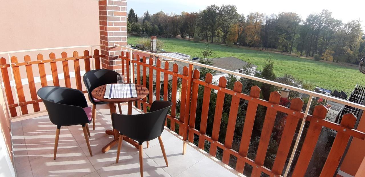 Three Apartment Франтишкови-Лазне Экстерьер фото